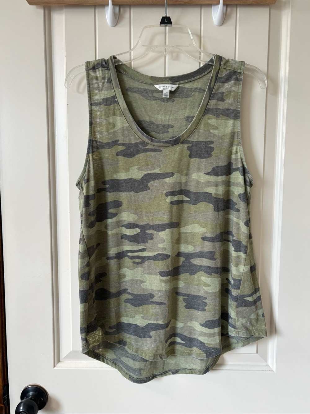 Like new!! Lucky Brand Olive Camo Scoop Neck Tank